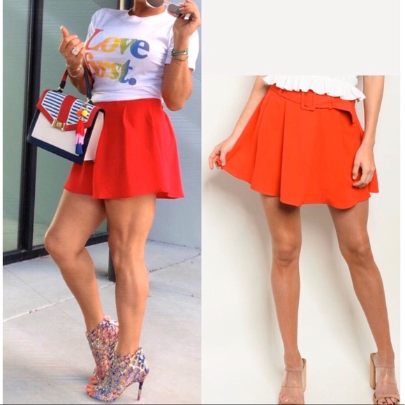 Red High waisted belted loose shorts (skort), NEW!